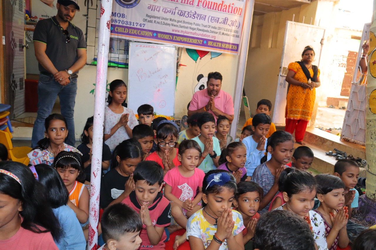 Spreading Joy: Snacks Distribution & Play Event at Dahisar Ganesh Nagar by My Karma Foundation