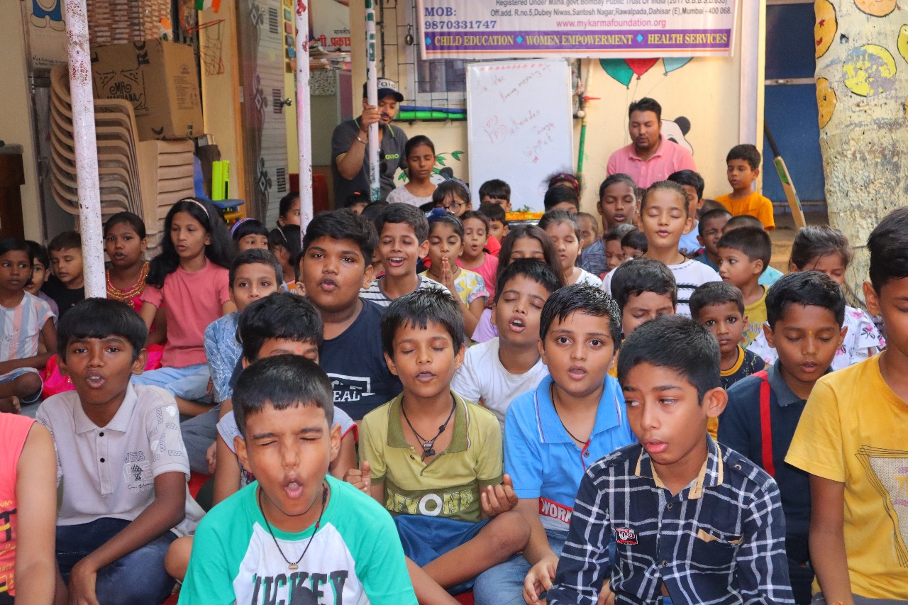 Spreading Joy: Snacks Distribution & Play Event at Dahisar Ganesh Nagar by My Karma Foundation