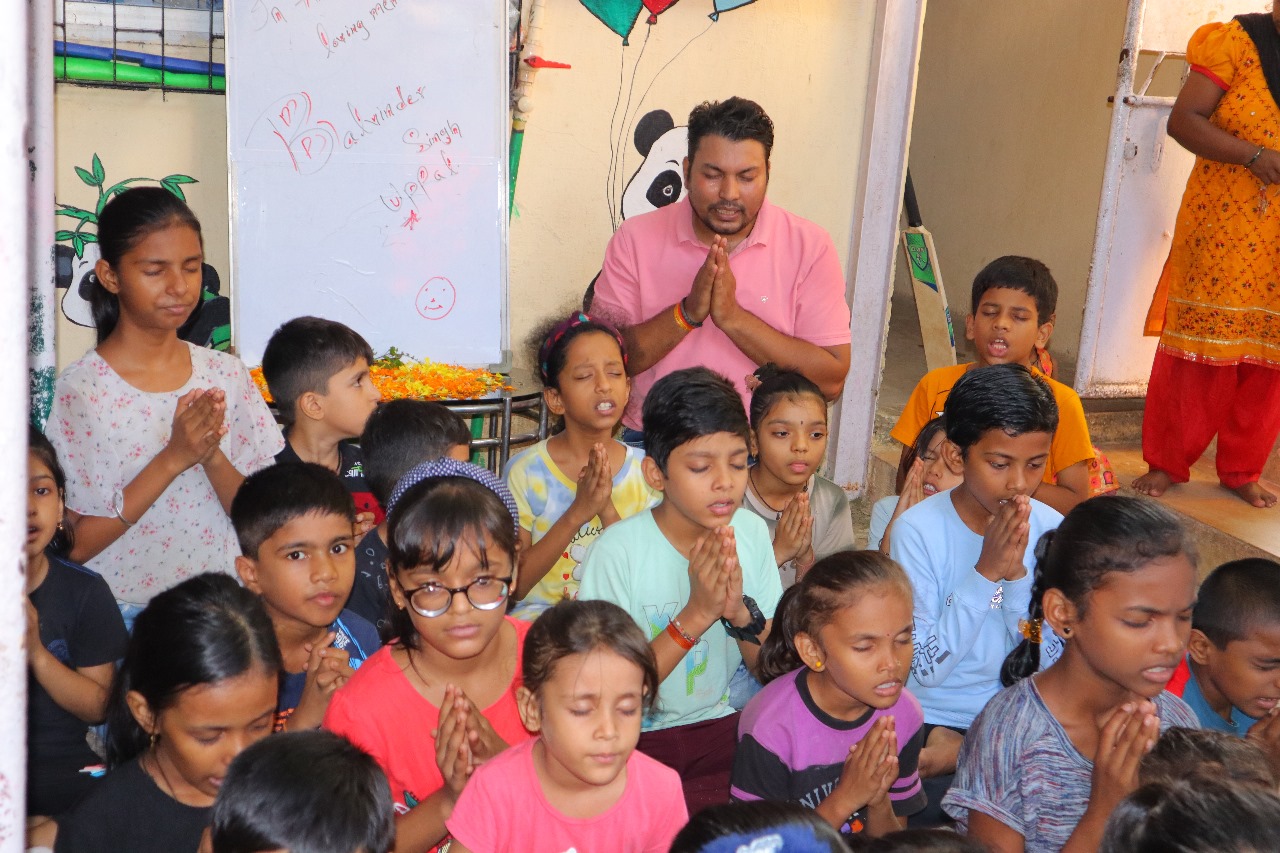 Spreading Joy: Snacks Distribution & Play Event at Dahisar Ganesh Nagar by My Karma Foundation