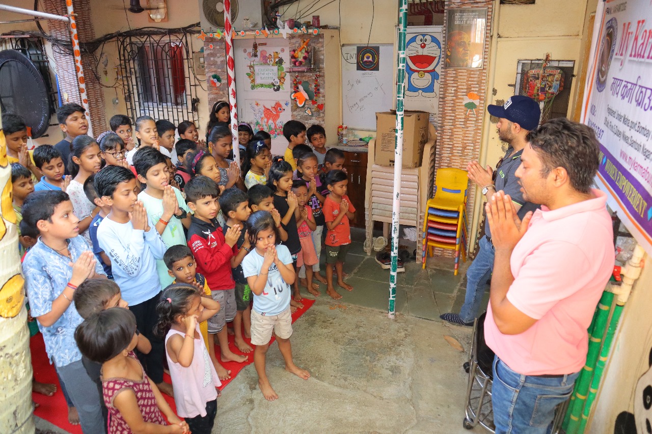 Spreading Joy: Snacks Distribution & Play Event at Dahisar Ganesh Nagar by My Karma Foundation